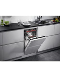 AEG FSE73527P Beépíthetõ keskeny mosogatógép, Quickselect kezelõpanel, MaxiFlex fiók, 10 teríték, AirDry, D energiaosztály
