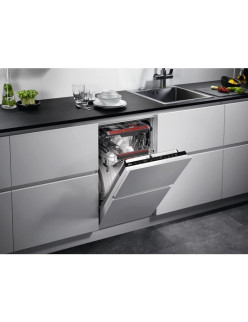 AEG FSE73527P Beépíthetõ keskeny mosogatógép, Quickselect kezelõpanel, MaxiFlex fiók, 10 teríték, AirDry, D energiaosztály