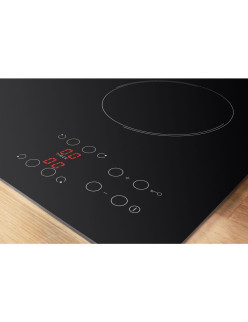 Indesit Elektromos beépíthetõ fõzõlap, Elektromos, Vitrokerámia, 4 fõzõzóna, Érintésvezérlés, 58 cm, Fekete