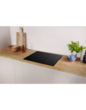Indesit Elektromos beépíthetõ fõzõlap, Elektromos, Vitrokerámia, 4 fõzõzóna, Érintésvezérlés, 58 cm, Fekete